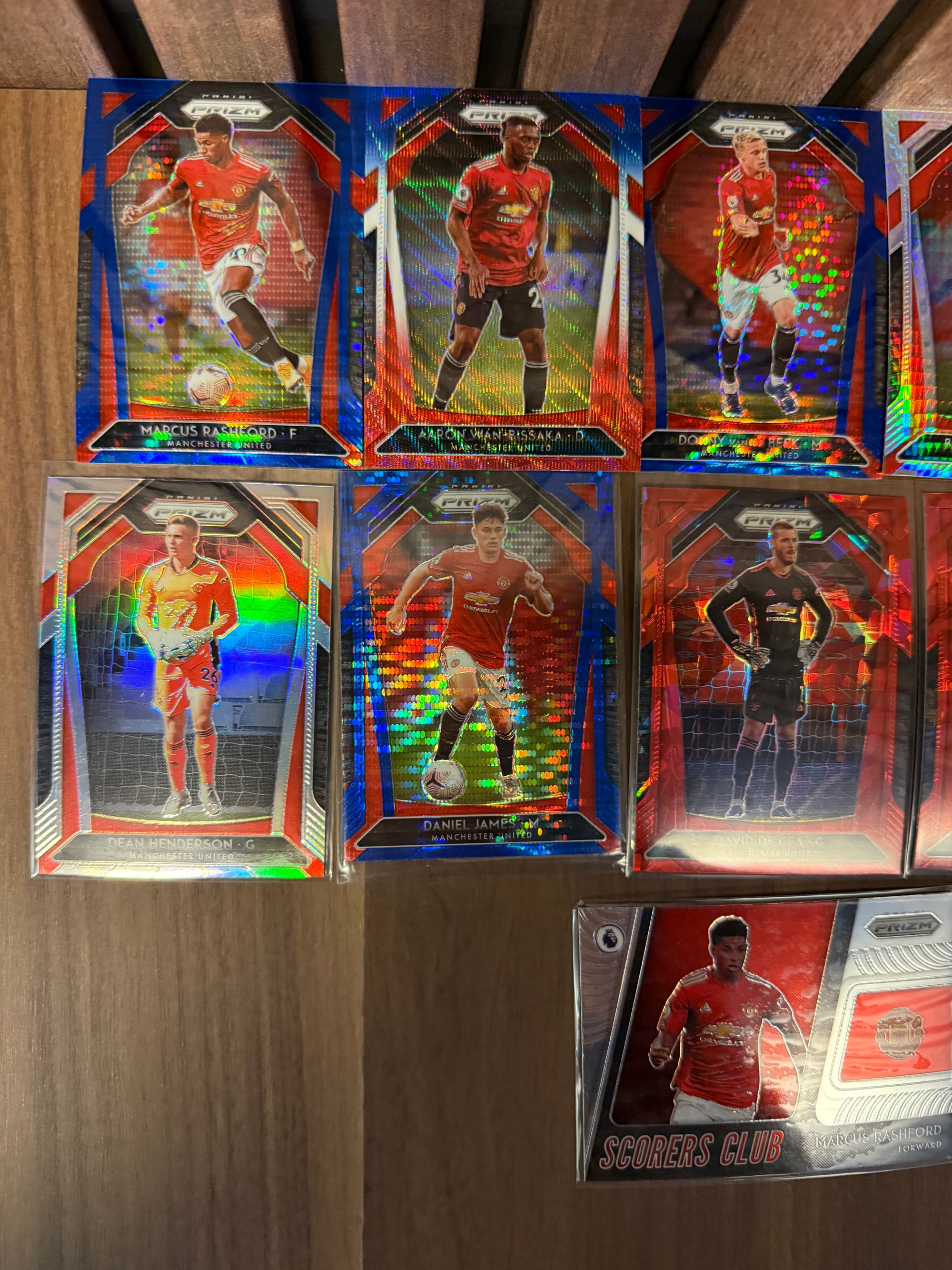 MANCHESTER UNITED - "SUPERLOT" - PANINI PRIZM 2020/21 - 1 LAGSETT & 20 PARALLELLER/INSERTS