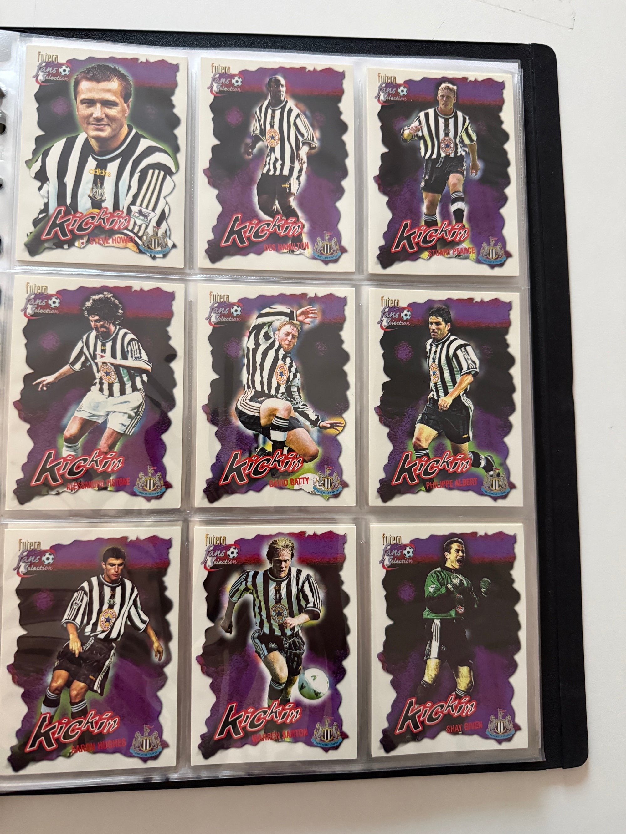 000. NEWCASTLE UNITED - FUTERA FANS SELECTION 1999 - KOMPLETT SETT + 9 CUTTING EDGE EMBOSED