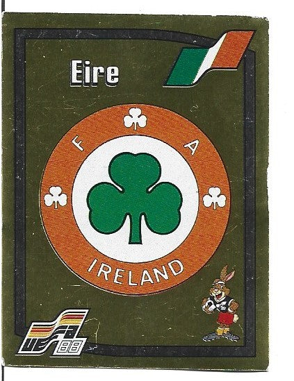 185. EIRE/IRELAND - COUNTRY EMBLEM - GOLD METAL