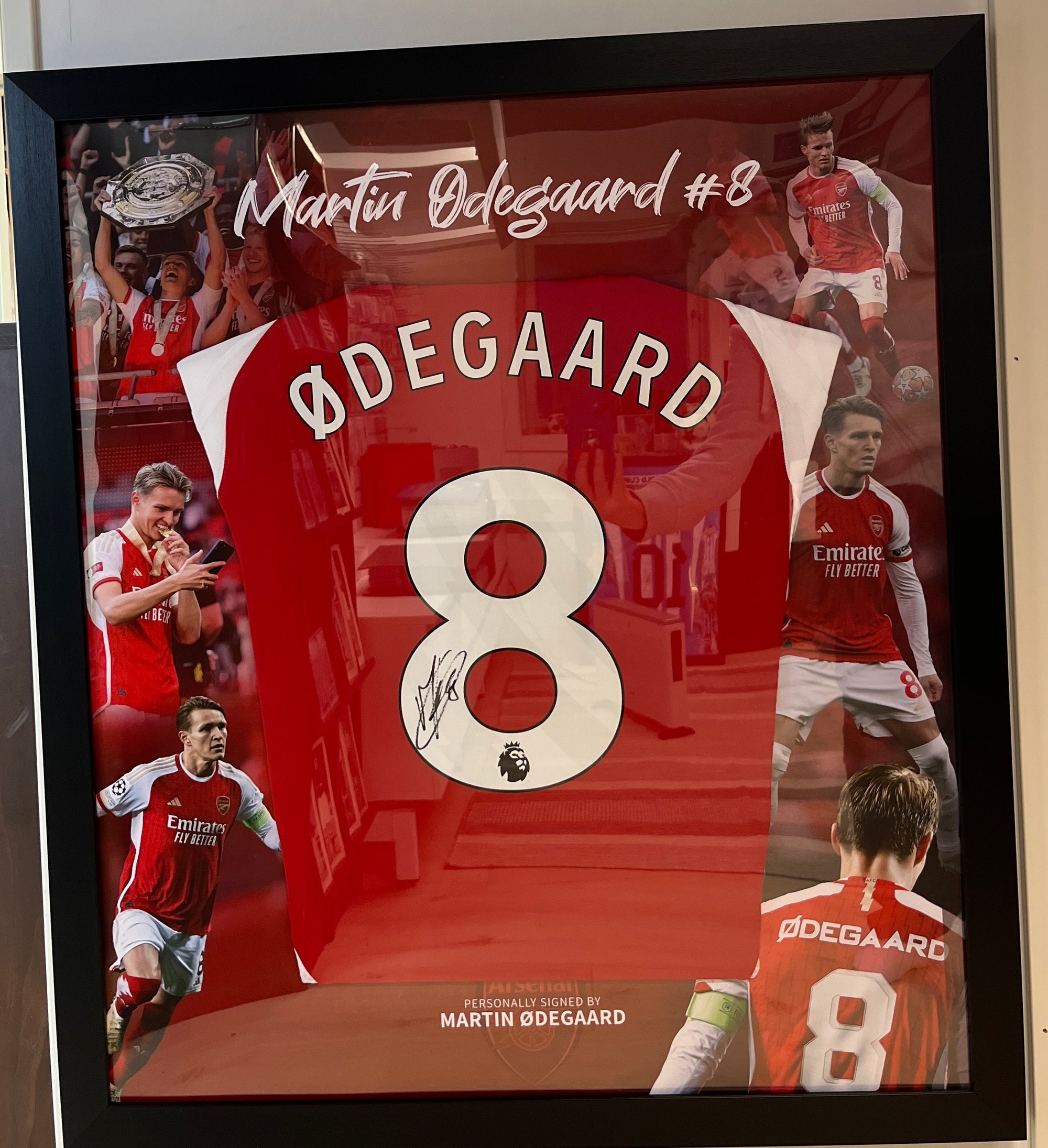 MARTIN ØDEGAARD - FERDIG INNRAMMET DRAKT "ART-FRAME" MED EKTEHETSBEVIS/COA