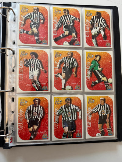 000. NEWCASTLE UNITED - FUTERA FANS SELECTION 1999 - KOMPLETT SETT + 9 CUTTING EDGE EMBOSED