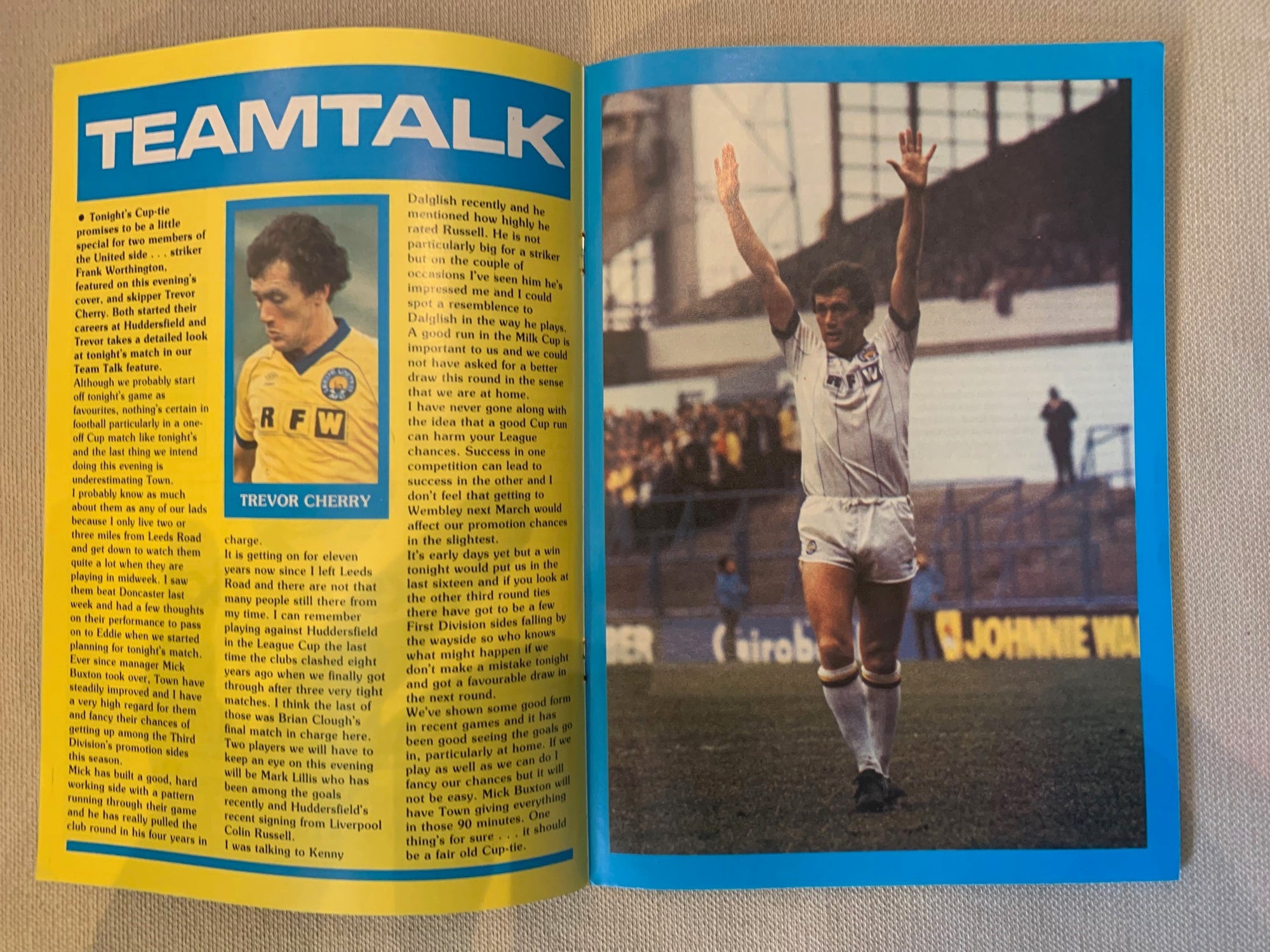 1982-10.11 - LEEDS UNITED VS HUDDERSFIELD TOWN - THE MILK CUP