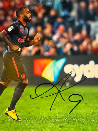 ARSENAL - ALEXANDRE LACAZETTE - SIGNERT BILDE MED EKTEHETSBEVIS/COA
