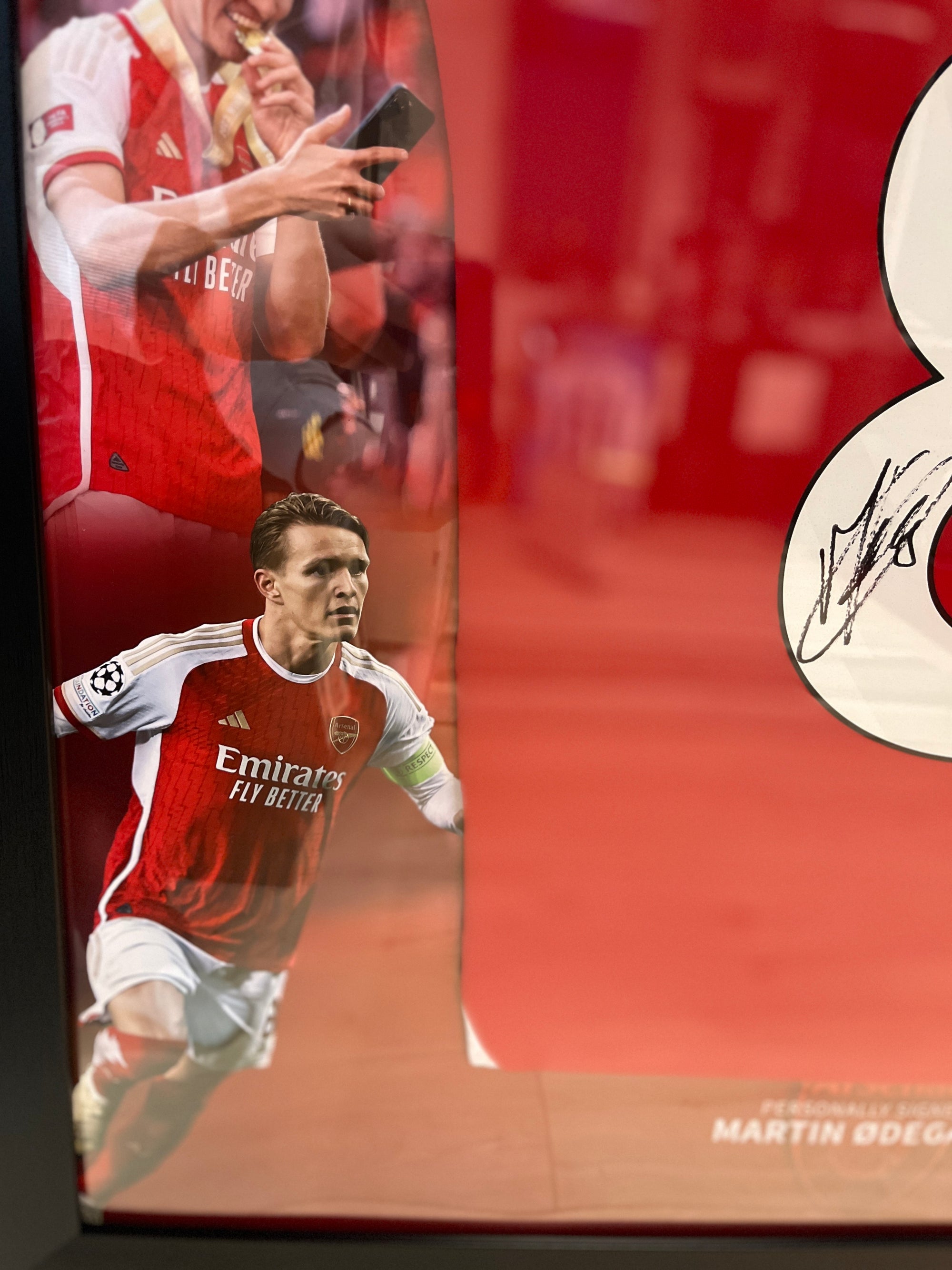 MARTIN ØDEGAARD - FERDIG INNRAMMET DRAKT "ART-FRAME" MED EKTEHETSBEVIS/COA
