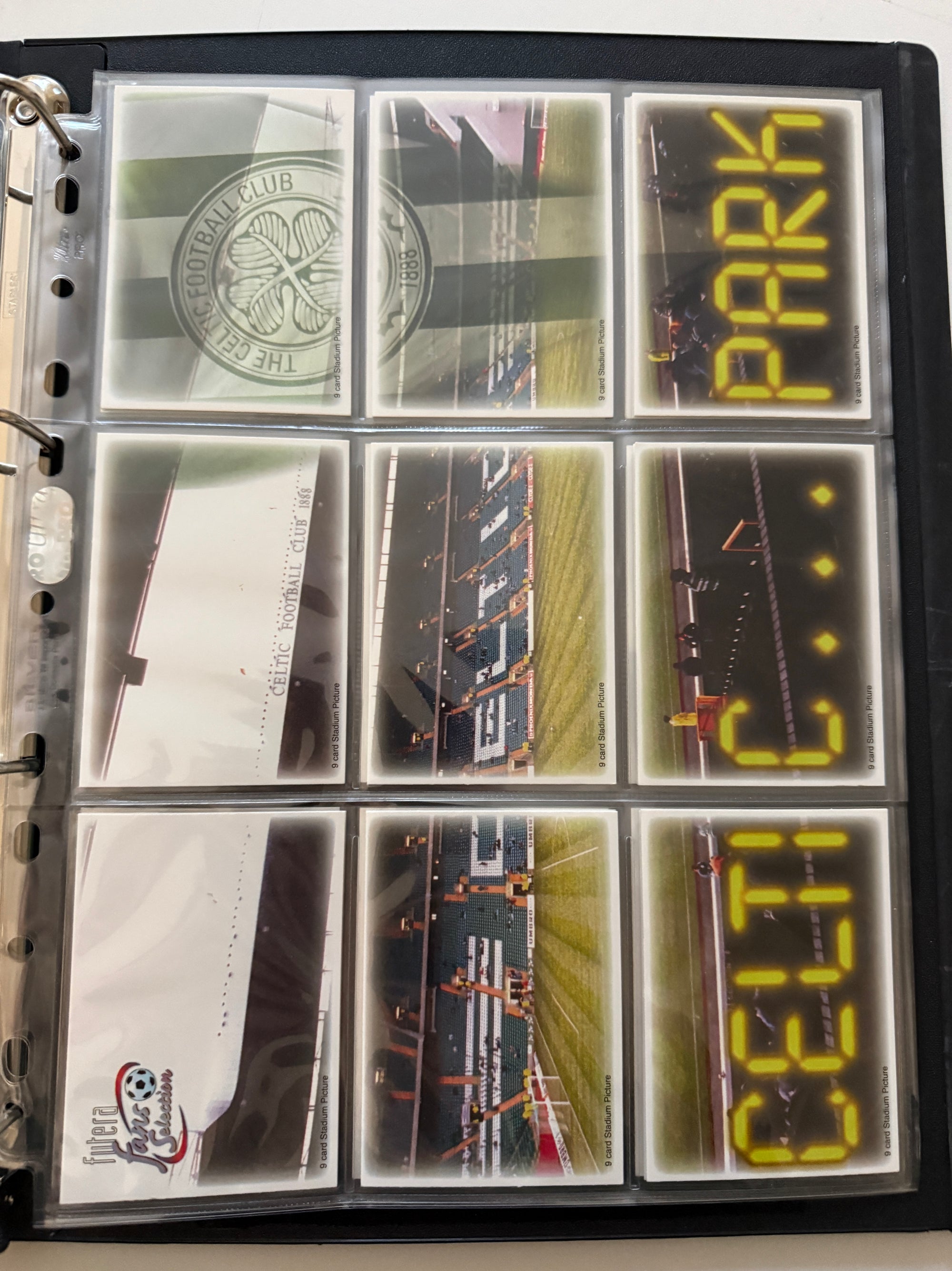 000. CELTIC - FUTERA FANS SELECTION 1999 - KOMPLETT SETT + 18 CUTTING EDGE EMBOSED