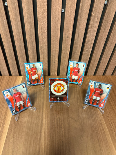 MANCHESTER UNITED - LOT - TOPPS MATCH ATTAX CRYSTAL