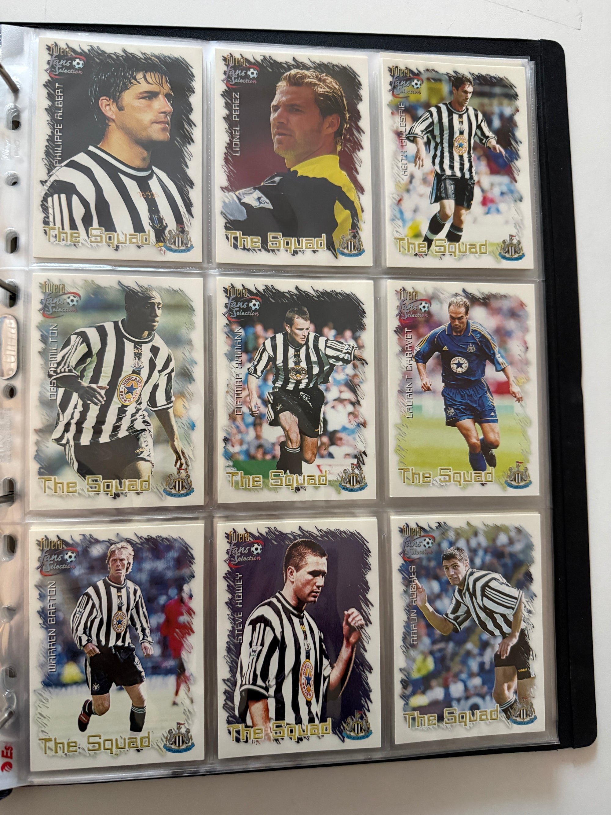 000. NEWCASTLE UNITED - FUTERA FANS SELECTION 1999 - KOMPLETT SETT + 9 CUTTING EDGE EMBOSED