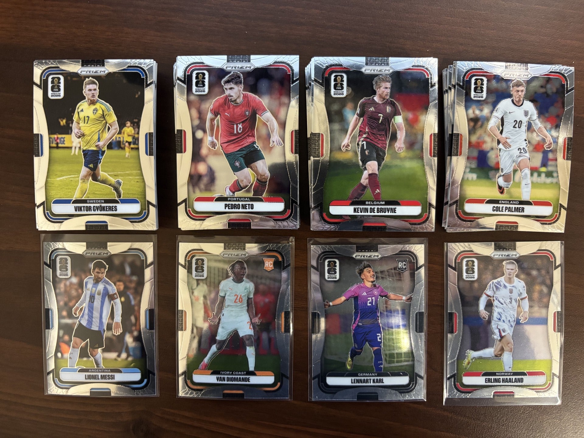000. 90 ULIKE KORT FRA PANINI PRIZM FIFA WORLD CUP 2026