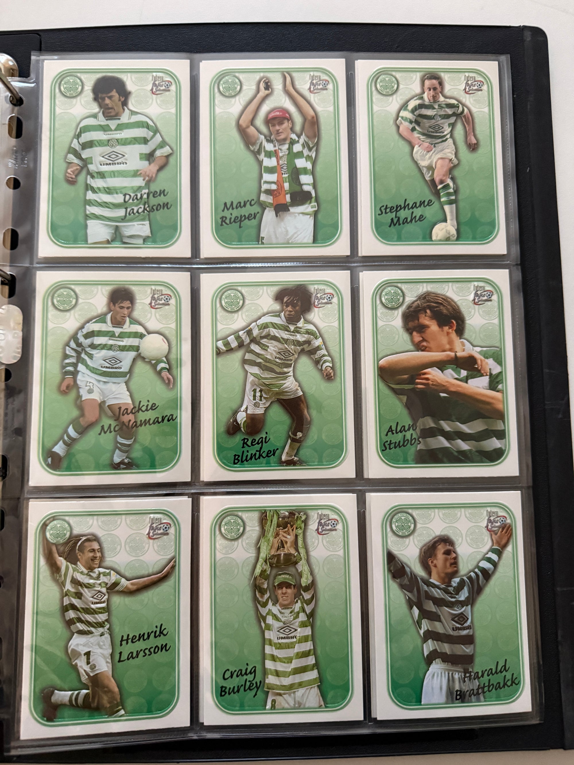 000. CELTIC - FUTERA FANS SELECTION 1999 - KOMPLETT SETT + 18 CUTTING EDGE EMBOSED
