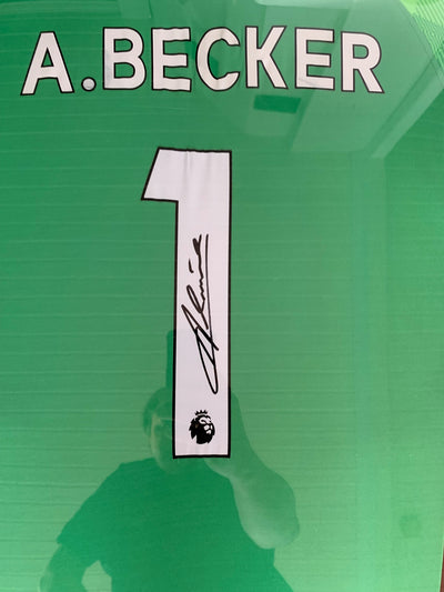 ALISSON BECKER - SIGNERT OG FERDIG INNRAMMET DRAKT "ART-FRAME" MED EKTEHETSBEVIS/COA