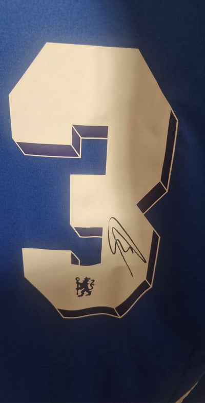 ASHLEY COLE - SIGNERT DRAKT MED EKTEHETSBEVIS/COA