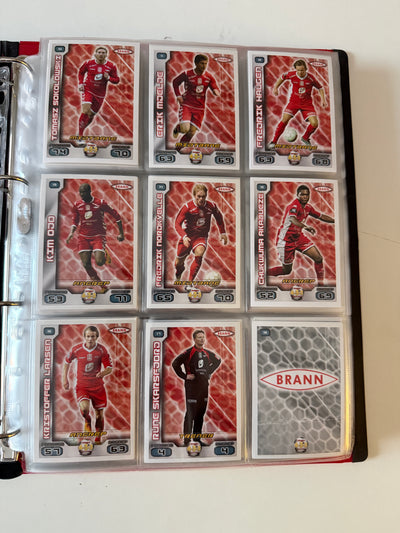 TIPPELIGAEN 2012 - KOMPLETT SERIE - BASE, TRENER, BADGE, INSERTS, PREMIEKORT & EN UÅPNET PAKKE