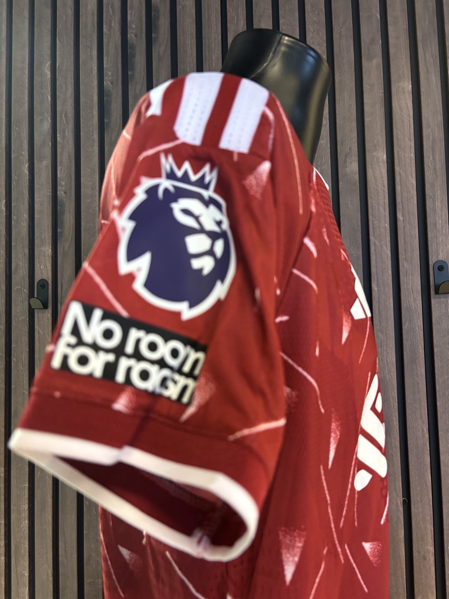 ANDONI IRAOLA - SIGNERT DRAKT MED EKTEHETSBEVIS/COA