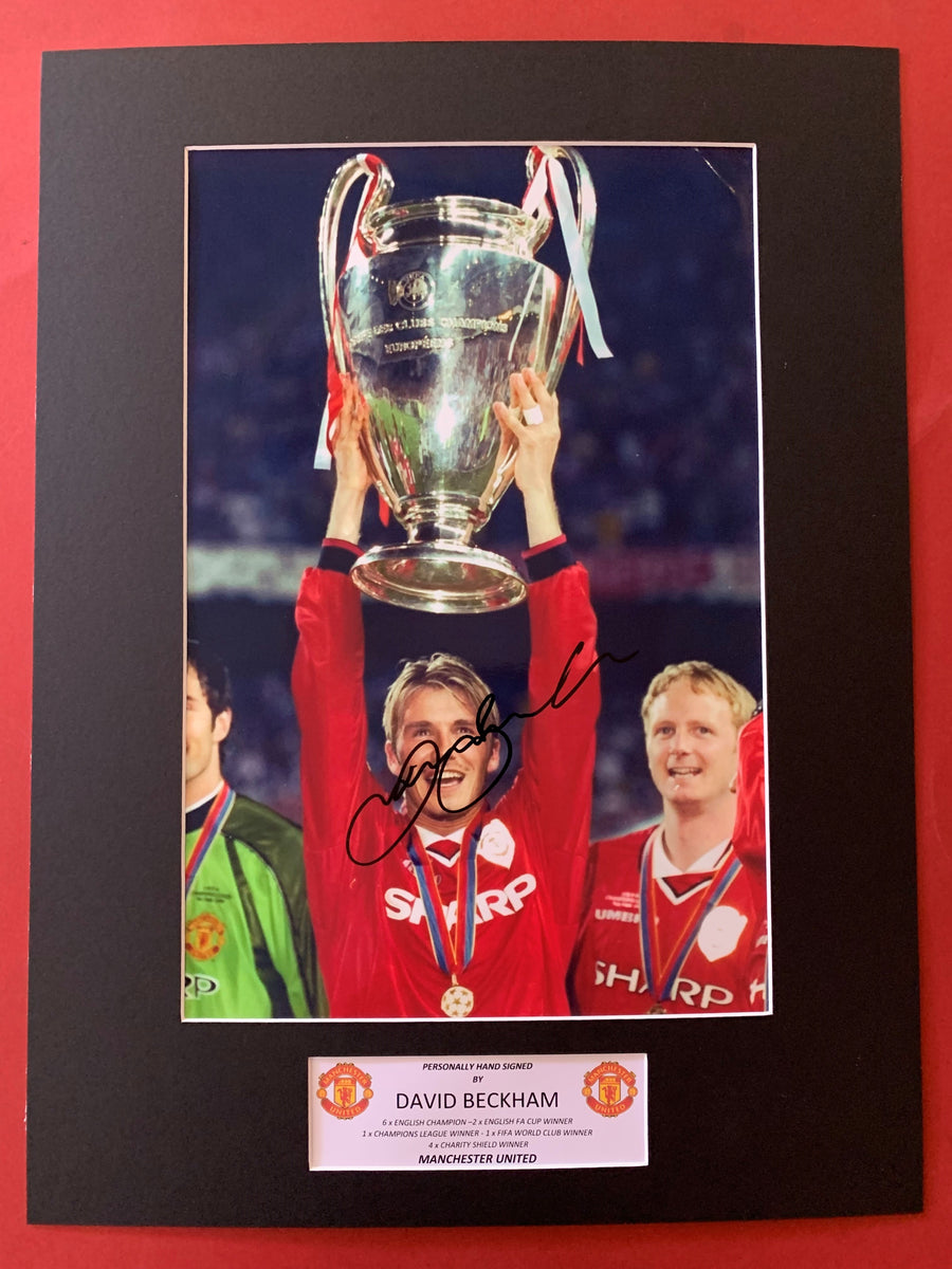 DAVID BECKHAM - SIGNERT BILDE MED EKTEHETSBEVIS/COA