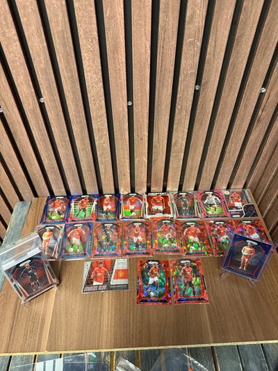 MANCHESTER UNITED - "SUPERLOT" - PANINI PRIZM 2020/21 - 1 LAGSETT & 20 PARALLELLER/INSERTS