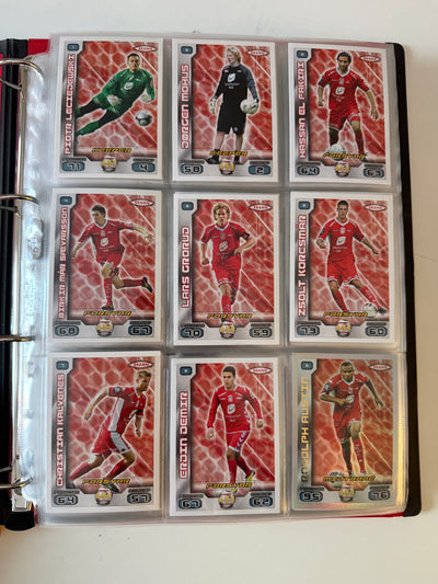 TIPPELIGAEN 2012 - KOMPLETT SERIE - BASE, TRENER, BADGE, INSERTS, PREMIEKORT & EN UÅPNET PAKKE