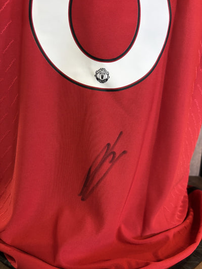 BRUNO FERNANDES - SIGNERT DRAKT MED EKTEHETSBEVIS/COA