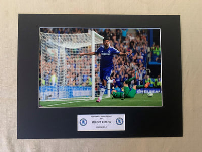 DIEGO COSTA - SIGNERT BILDE MED COA/EKTEHETSBEVIS