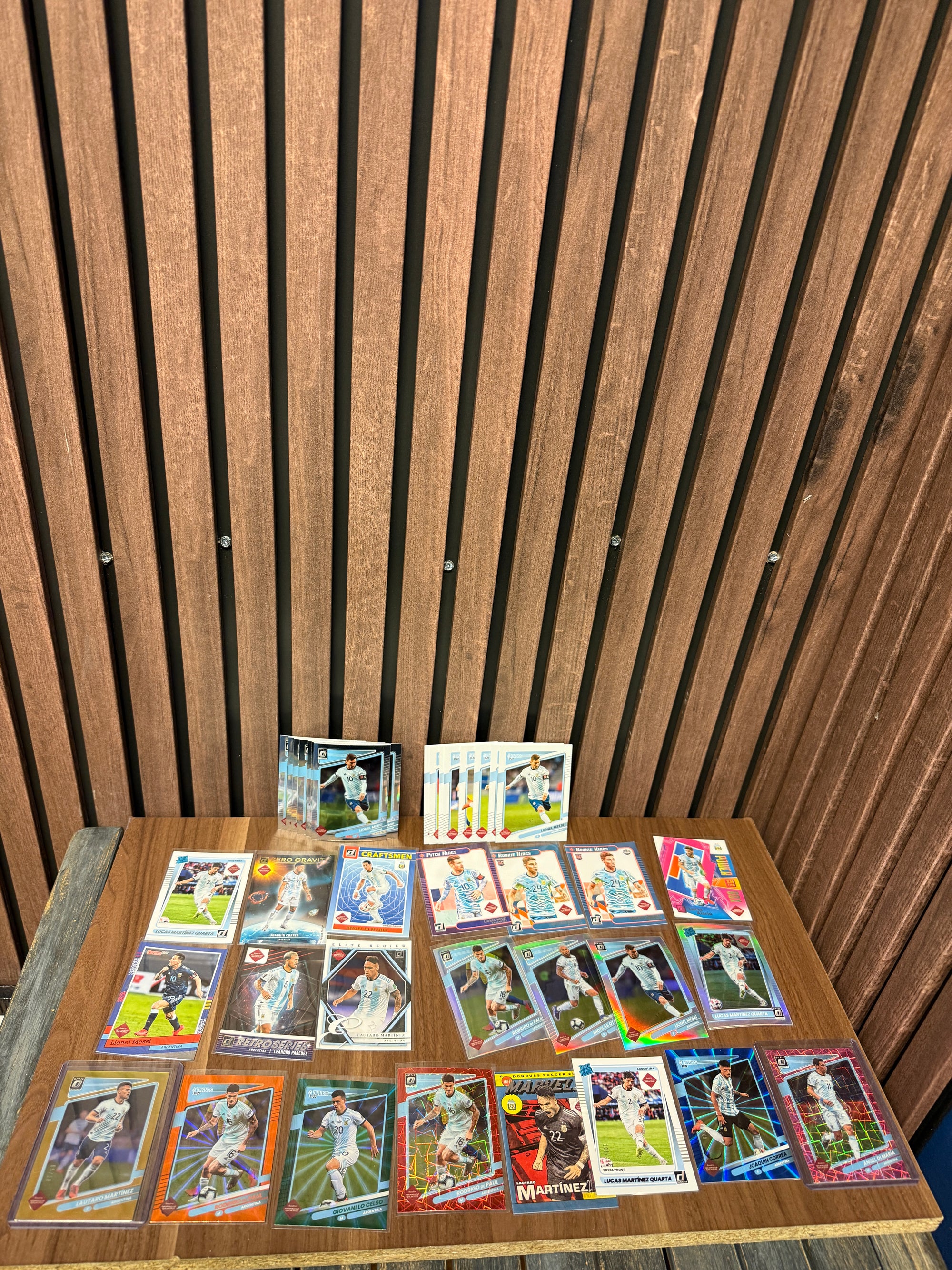 ARGENTINA - "SUPER-LOT" - DONRUSS ROAD TO QATAR - LAGSETT, PARALLELLER, INSERTS & NUMMERERT