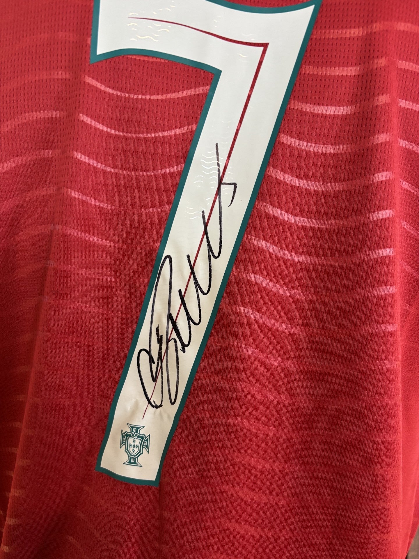 CRISTIANO RONALDO - SIGNERT DRAKT MED EKTEHETSBEVIS/COA