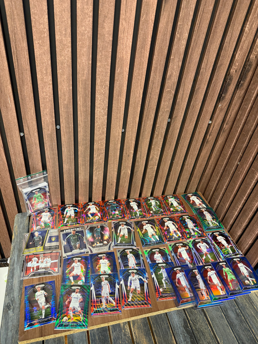 LEEDS UNITED - "SUPERLOT" - PRIZM 2020/21 - 34 PARALLELLER/INSERTS/NUMMERERTE OG 1 LAGSETT