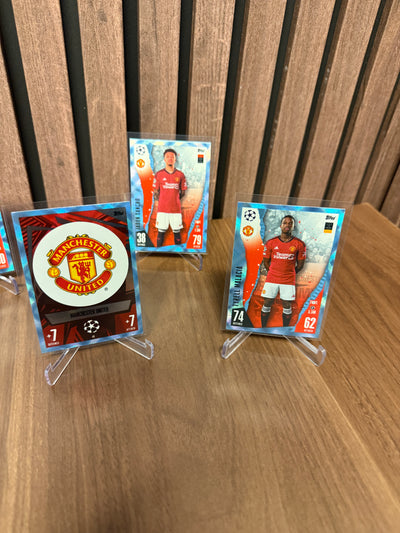 MANCHESTER UNITED - LOT - TOPPS MATCH ATTAX CRYSTAL