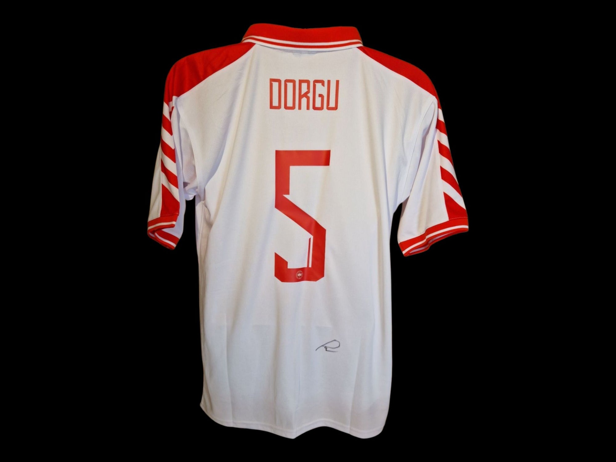 PATRICK DORGU - SIGNERT DRAKT MED EKTEHETSBEVIS/COA