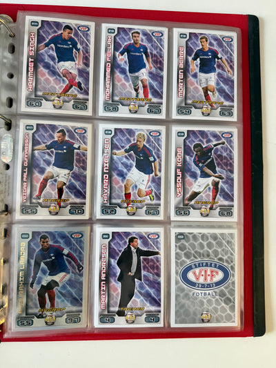 TIPPELIGAEN 2012 - KOMPLETT SERIE - BASE, TRENER, BADGE, INSERTS, PREMIEKORT & EN UÅPNET PAKKE