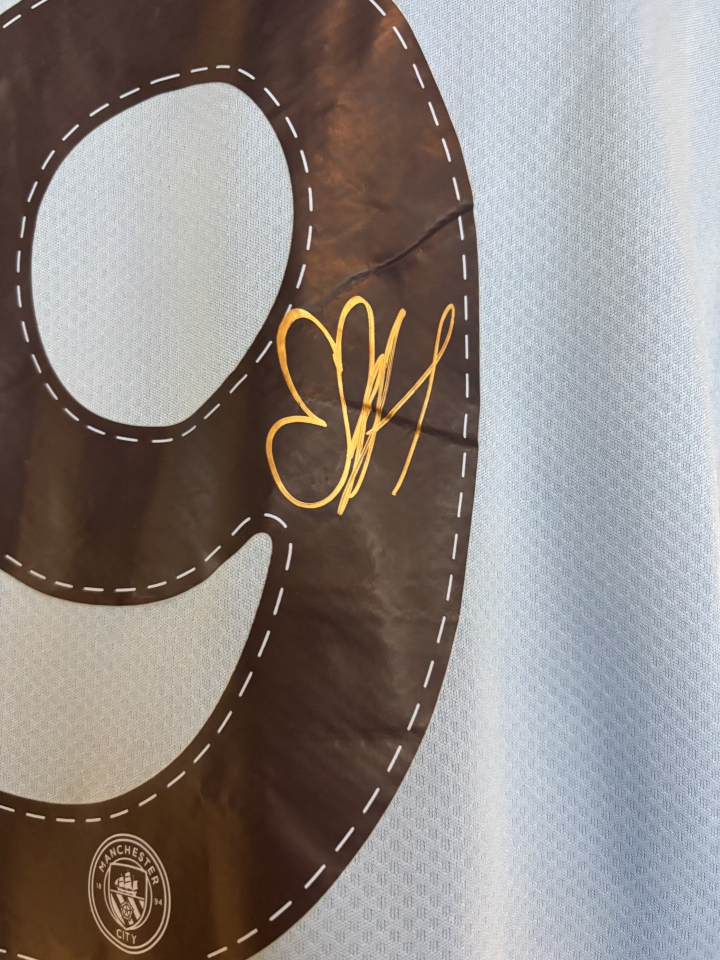 ERLING HAALAND - SIGNERT DRAKT MED EKTEHETSBEVIS/COA