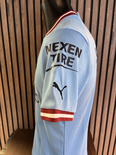 ERLING HAALAND - SIGNERT DRAKT MED EKTEHETSBEVIS/COA