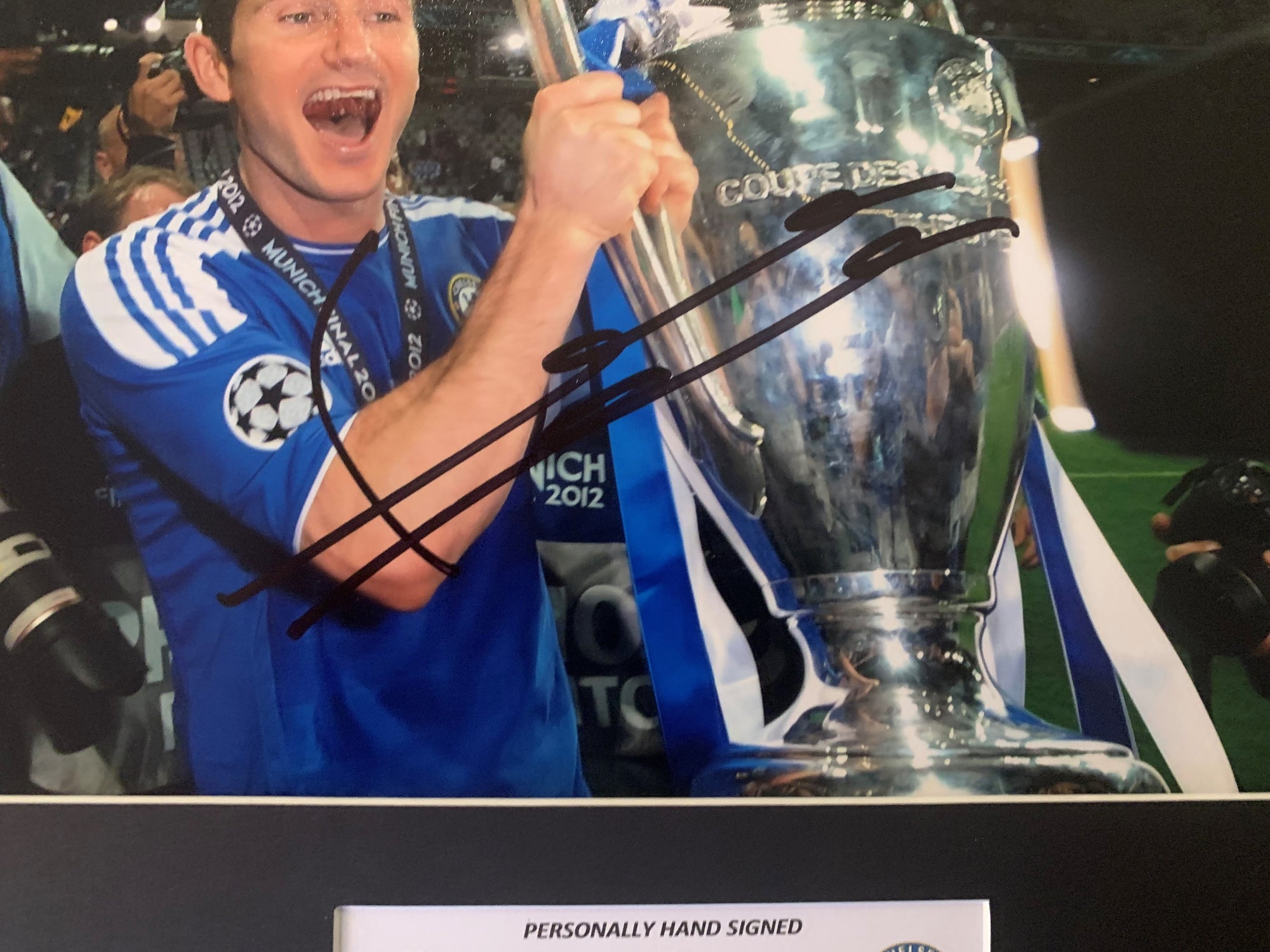 FRANK LAMPARD - SIGNERT BILDE MED EKTEHETSBEVIS/COA