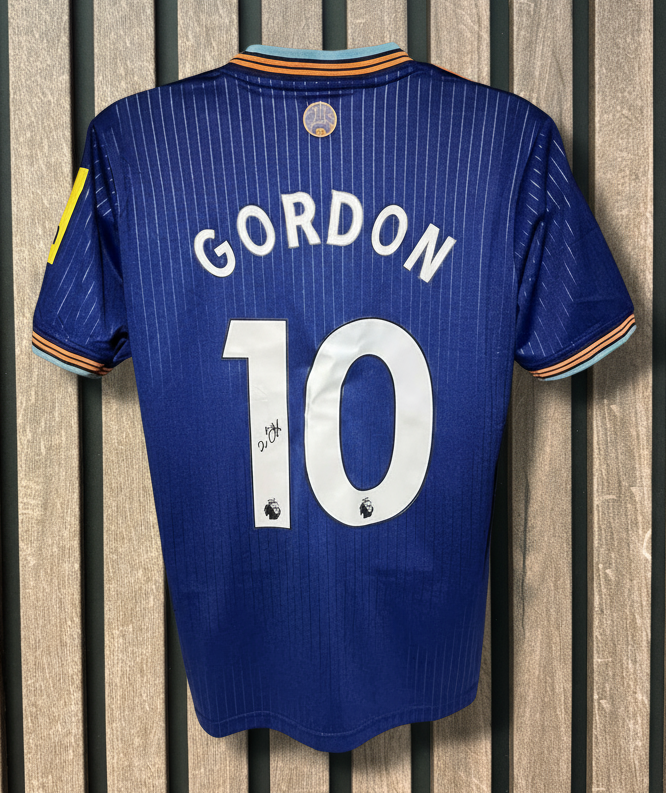 ANTHONY GORDON - SIGNERT DRAKT MED EKTEHETSBEVIS/COA