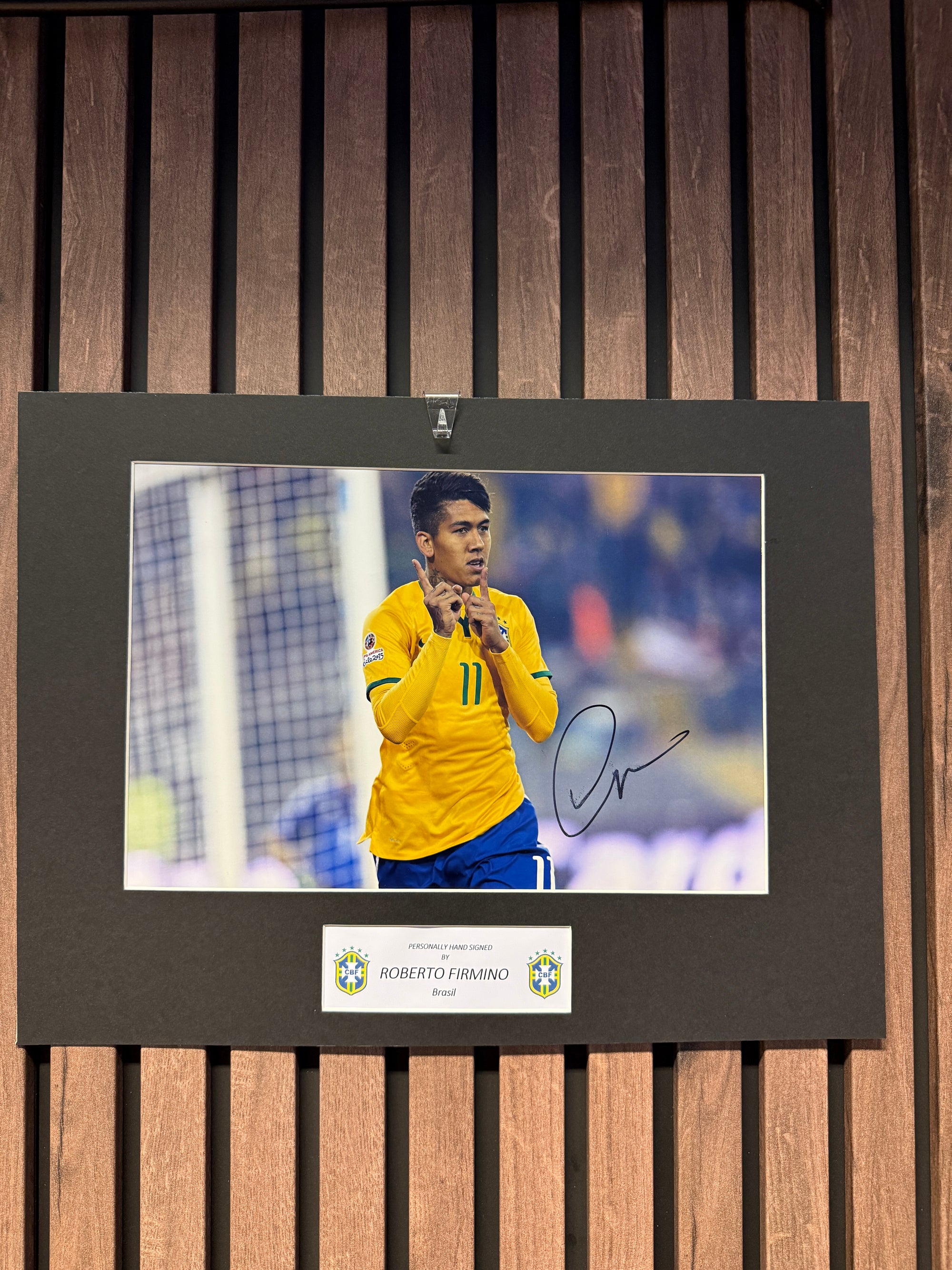 ROBERTO FIRMINO - SIGNERT BILDE MED EKTEHETSBEVIS/COA