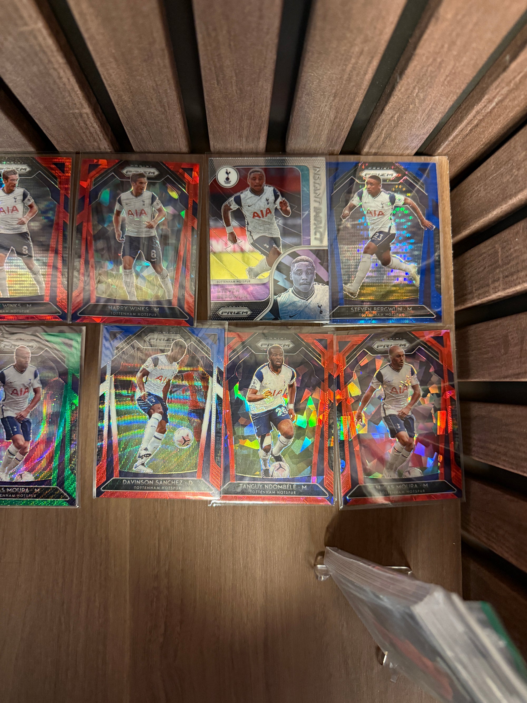 TOTTENHAM HOTSPUR - "SUPERLOT" - PRIZM 2020/21 - INSERTS, PARALLELLER, NUMMERERTE OG LAGSETT