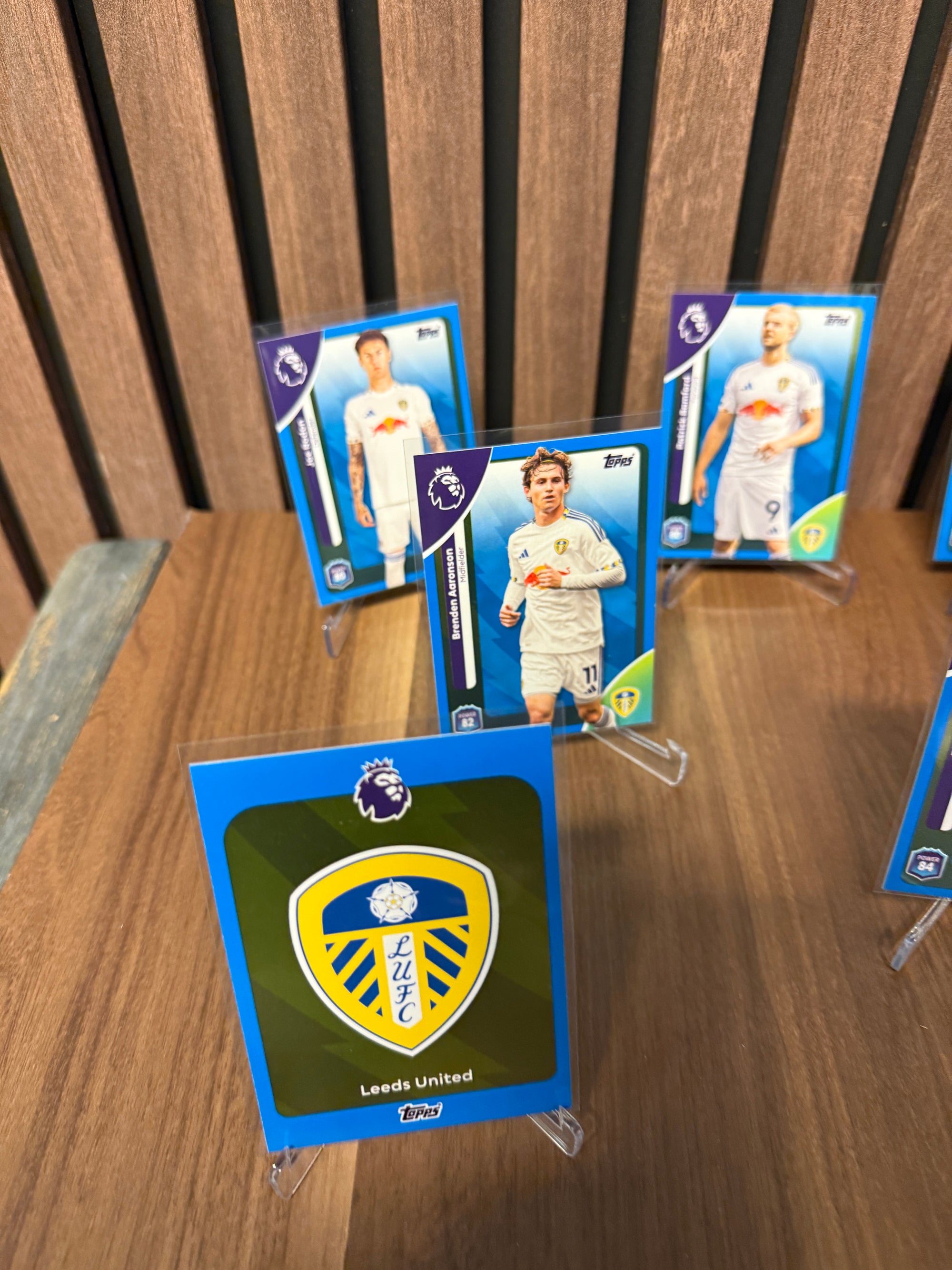LEEDS UNITED - LOT - TOPPS PREMIER LEAGUE 2026 - BLUE PARALLELL