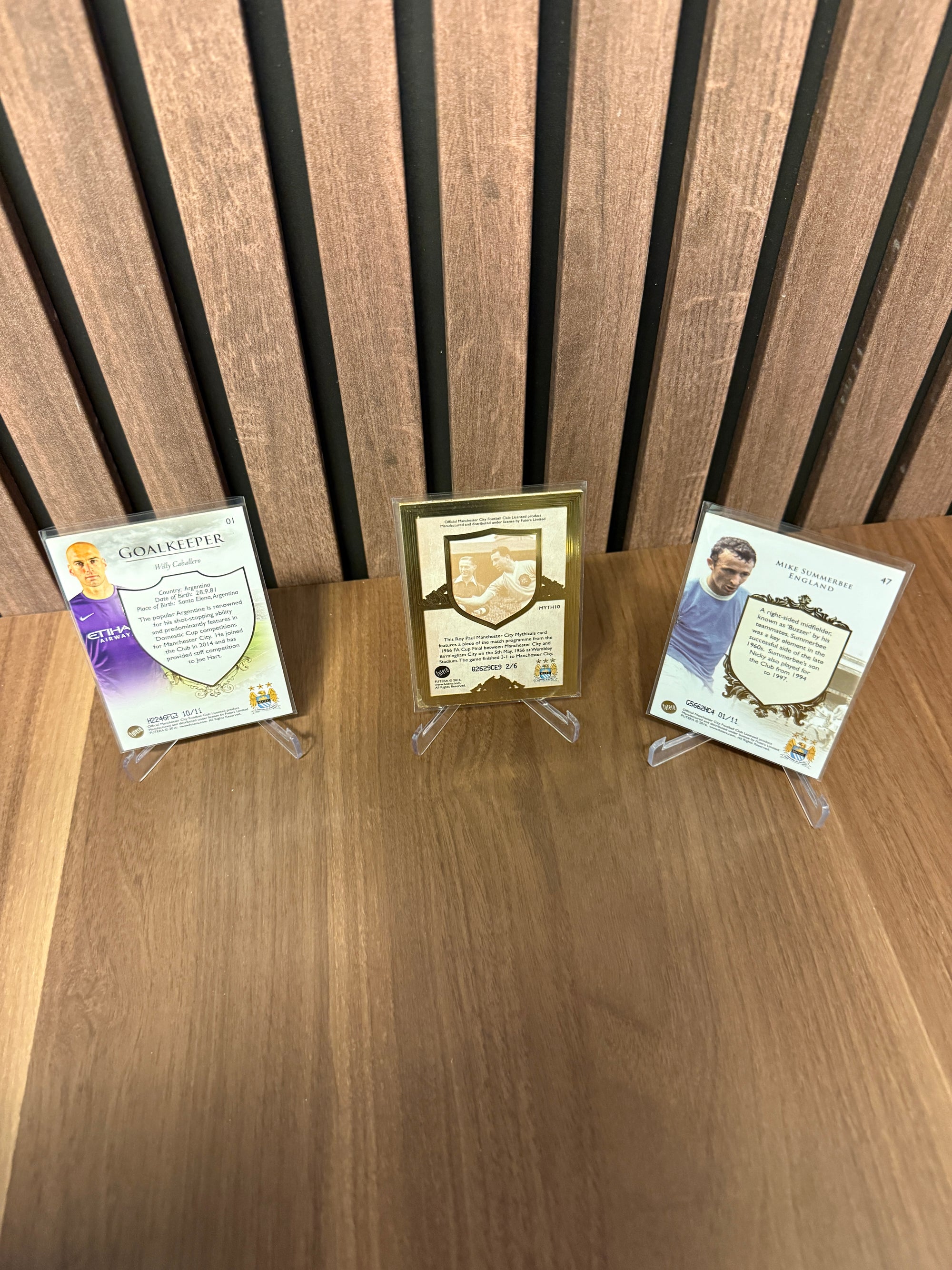 MANCHESTER CITY - "HIGH-END" FUTERA LOT - 3 NUMMERERTE KORT