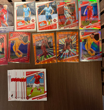NORGE - "SUPER-LOT" - DONRUSS ROAD TO QATAR - LAGSETT, PARALLELLER, INSERTS & NUMMERERT