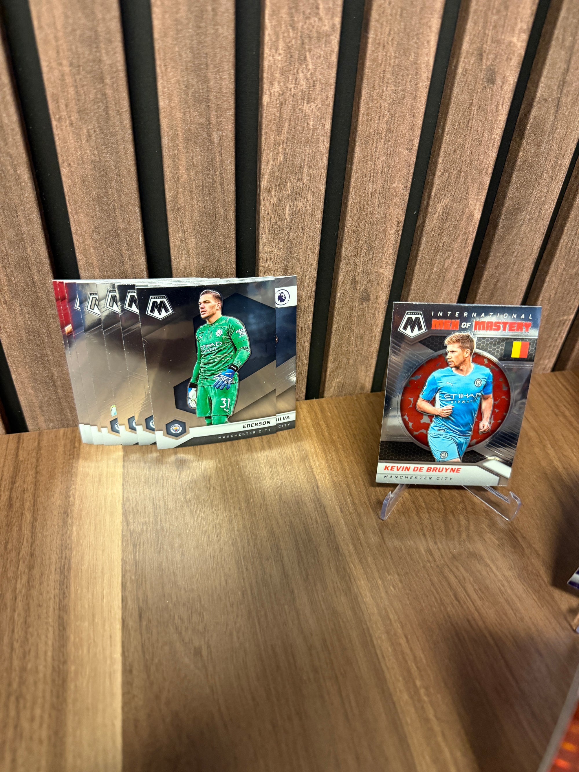 MANCHESTER CITY - LOT - MOSAIC - LAGSETT OG 8 PARALLELLER/INSERTS