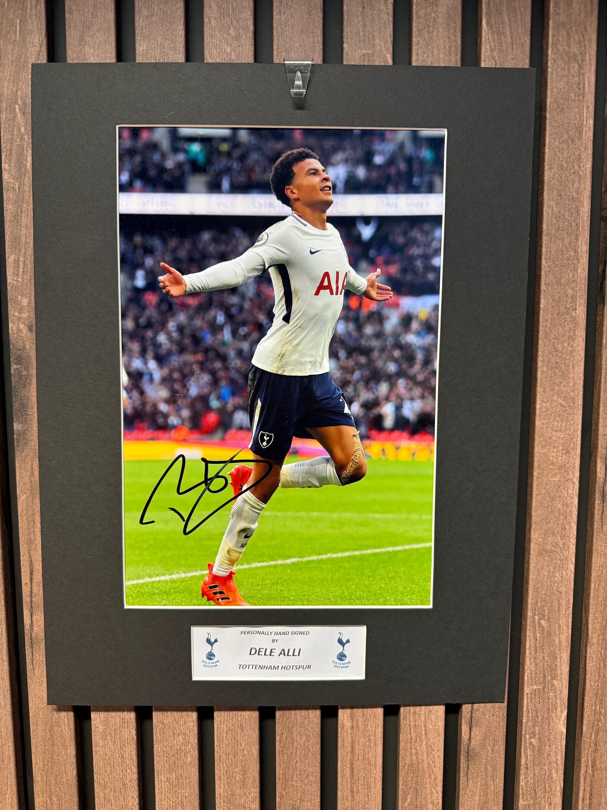 DELE ALLI - SIGNERT BILDE MED EKTEHETSBEVIS/COA