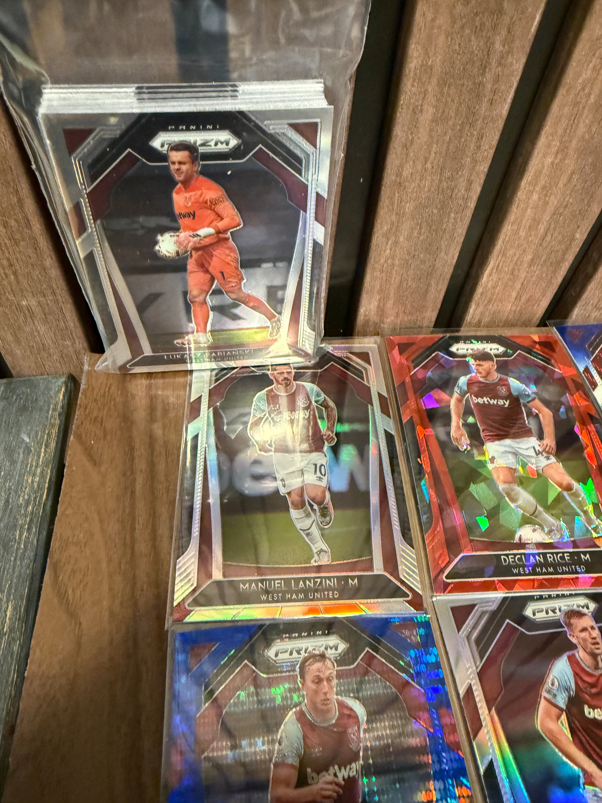 WEST HAM UNITED - "SUPERLOT" - PRIZM 2020/21 - 23 PARALLELLER/ INSERTS, 3 NUMMERERTE & LAGSETT