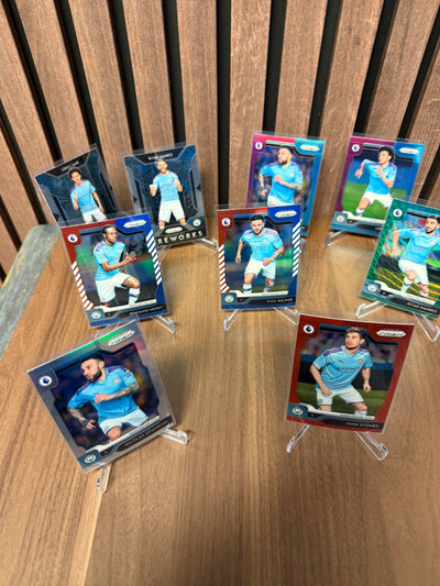 MANCHESTER CITY - LOT - PRIZM 2019/20 - NUMMERERT, PARALLELL OG INSERTS