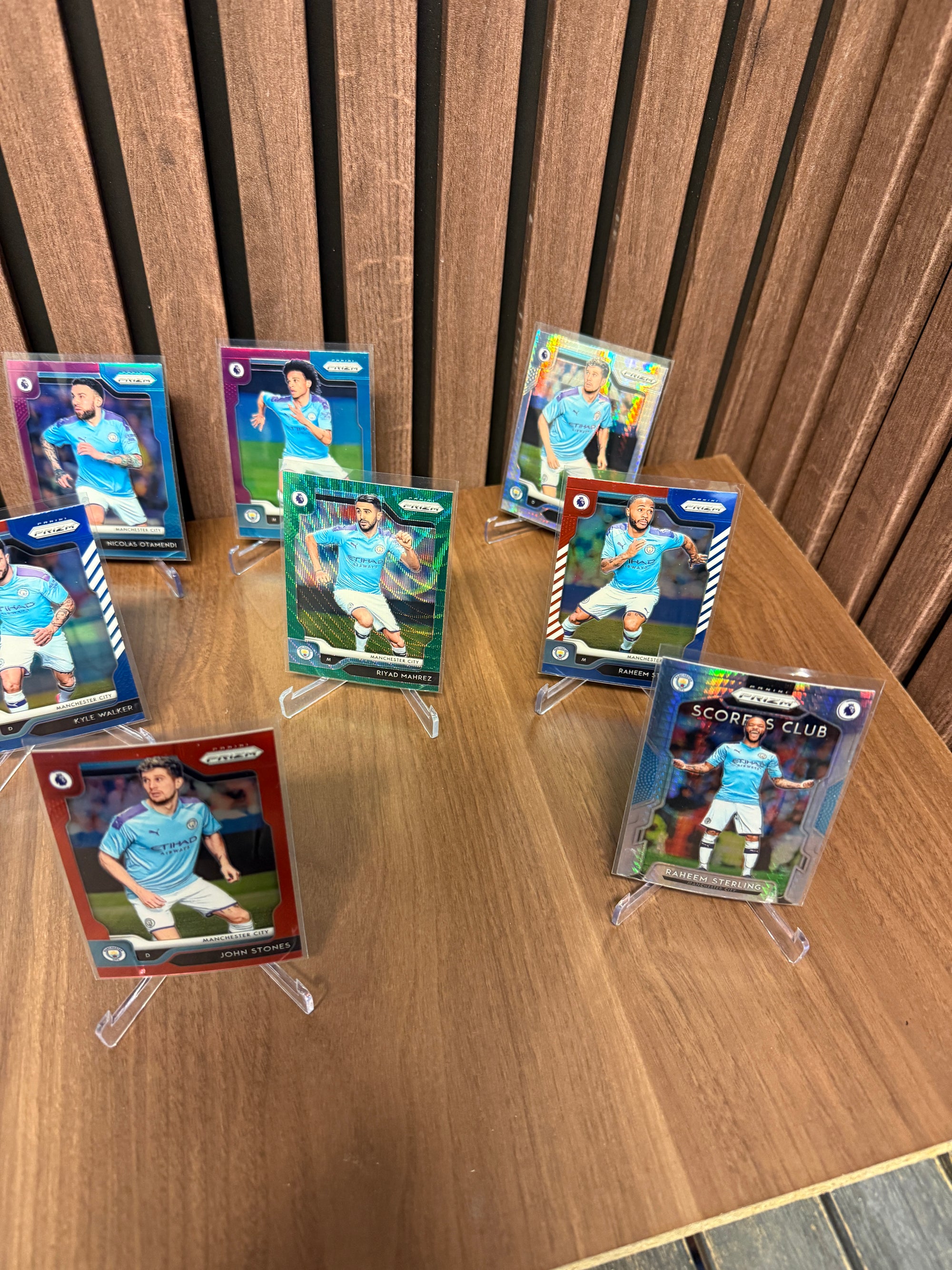 MANCHESTER CITY - LOT - PRIZM 2019/20 - NUMMERERT, PARALLELL OG INSERTS