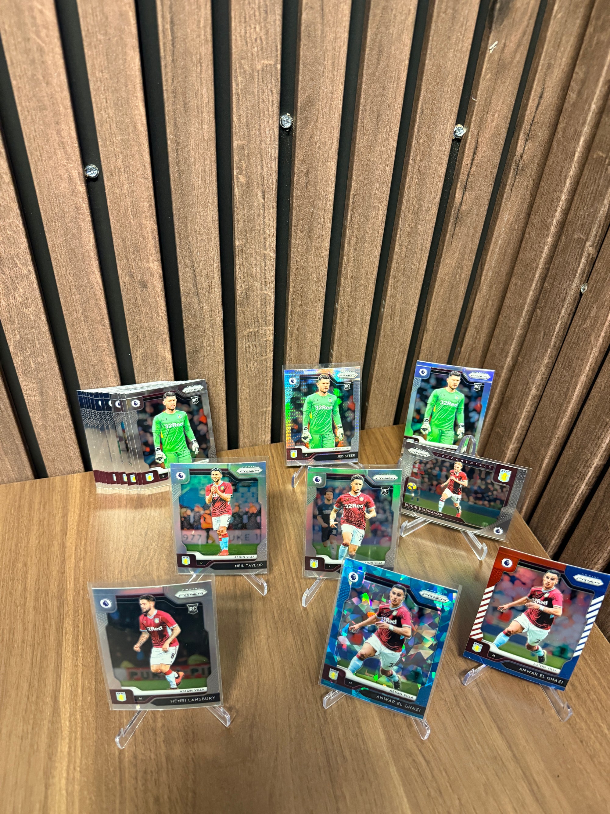 ASTON VILLA - LOT - PRIZM 2019/20 - NUMMERERT, PARALLELL, INSERTS & LAGSETT