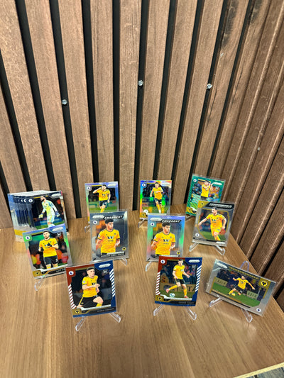 WOLVERHAMPTON WANDERERS - LOT - PRIZM 2019/20 - PARALLELL, INSERTS & LAGSETT