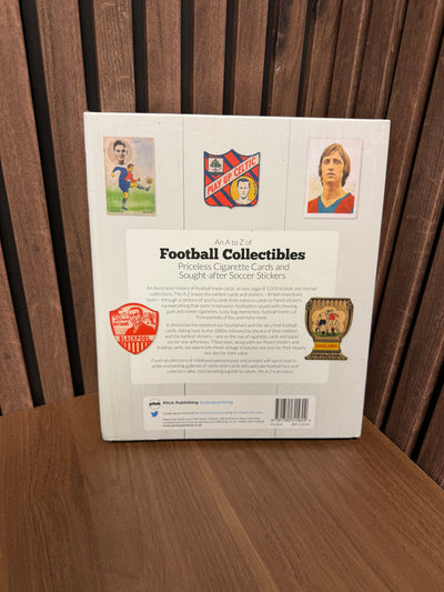 FOOTBALL COLLECTIBLES - BOK OM CIGARETTE CARDS