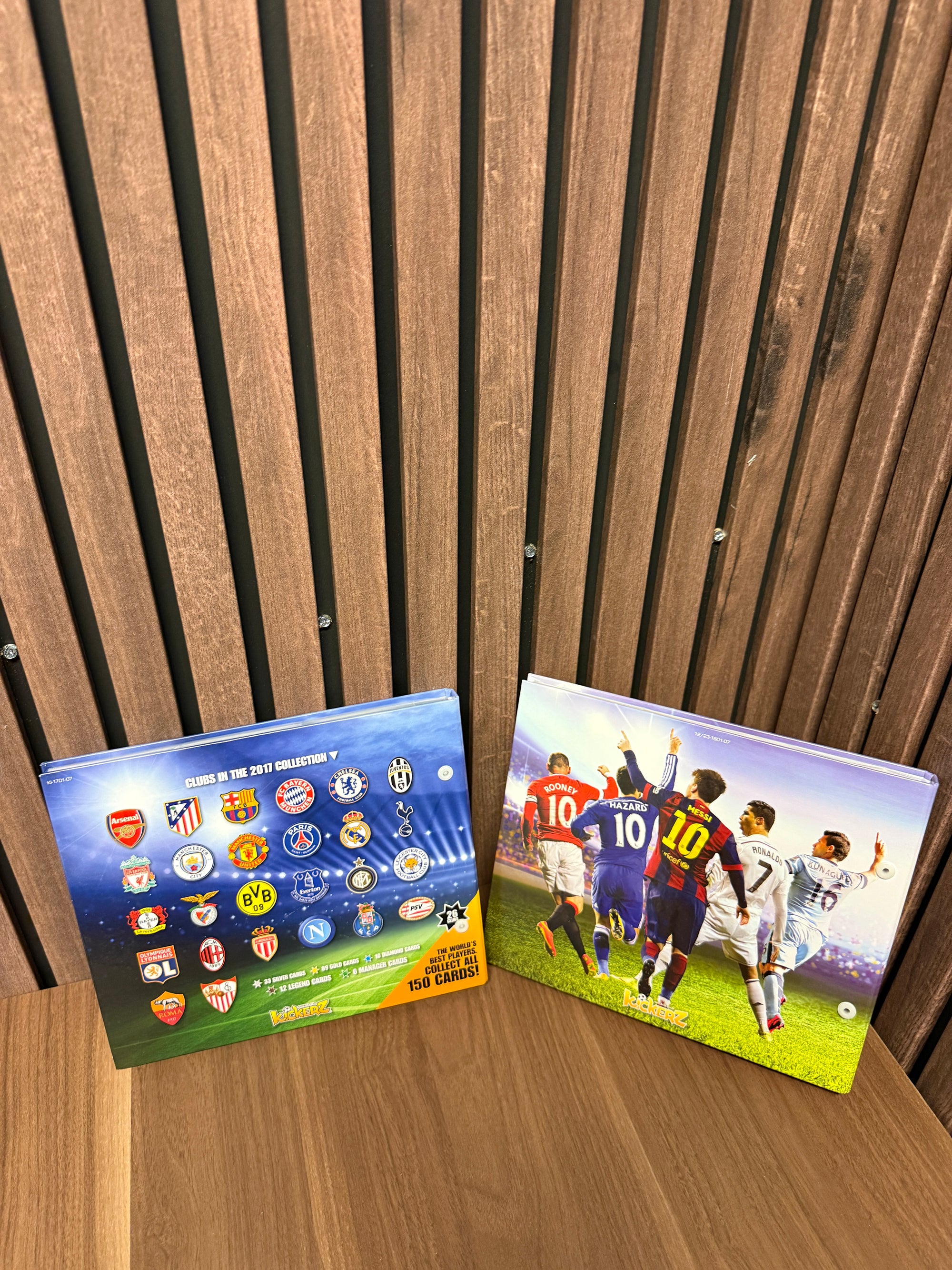 KICKERZ - SAMLEPERM MED FOTBALLKORT
