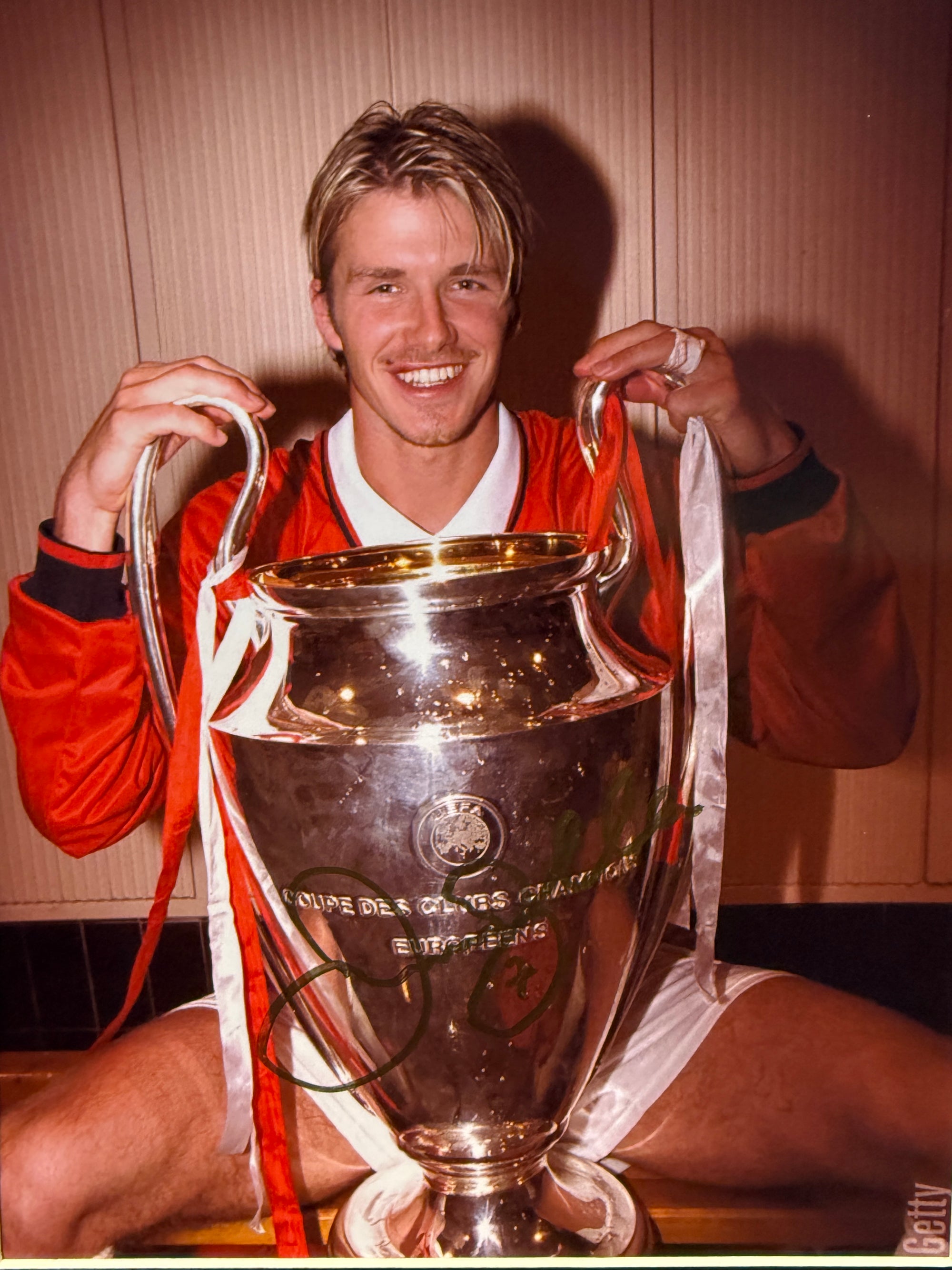 SIR DAVID BECKHAM - SIGNERT BILDEMONTAGE MED EKTEHETSBEVIS/COA