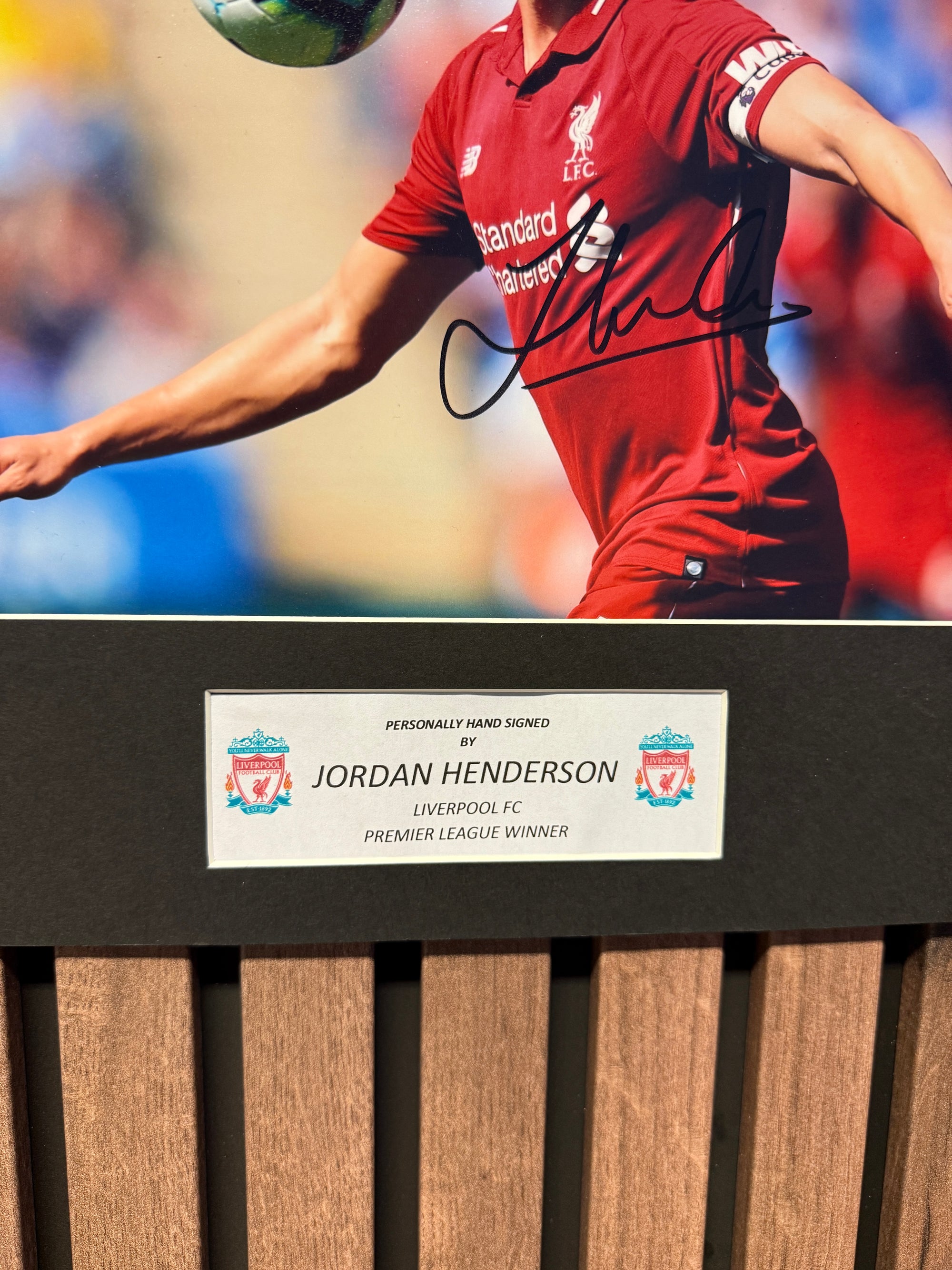 JORDAN HENDERSON - SIGNERT BILDE MED EKTEHETSBEVIS/COA