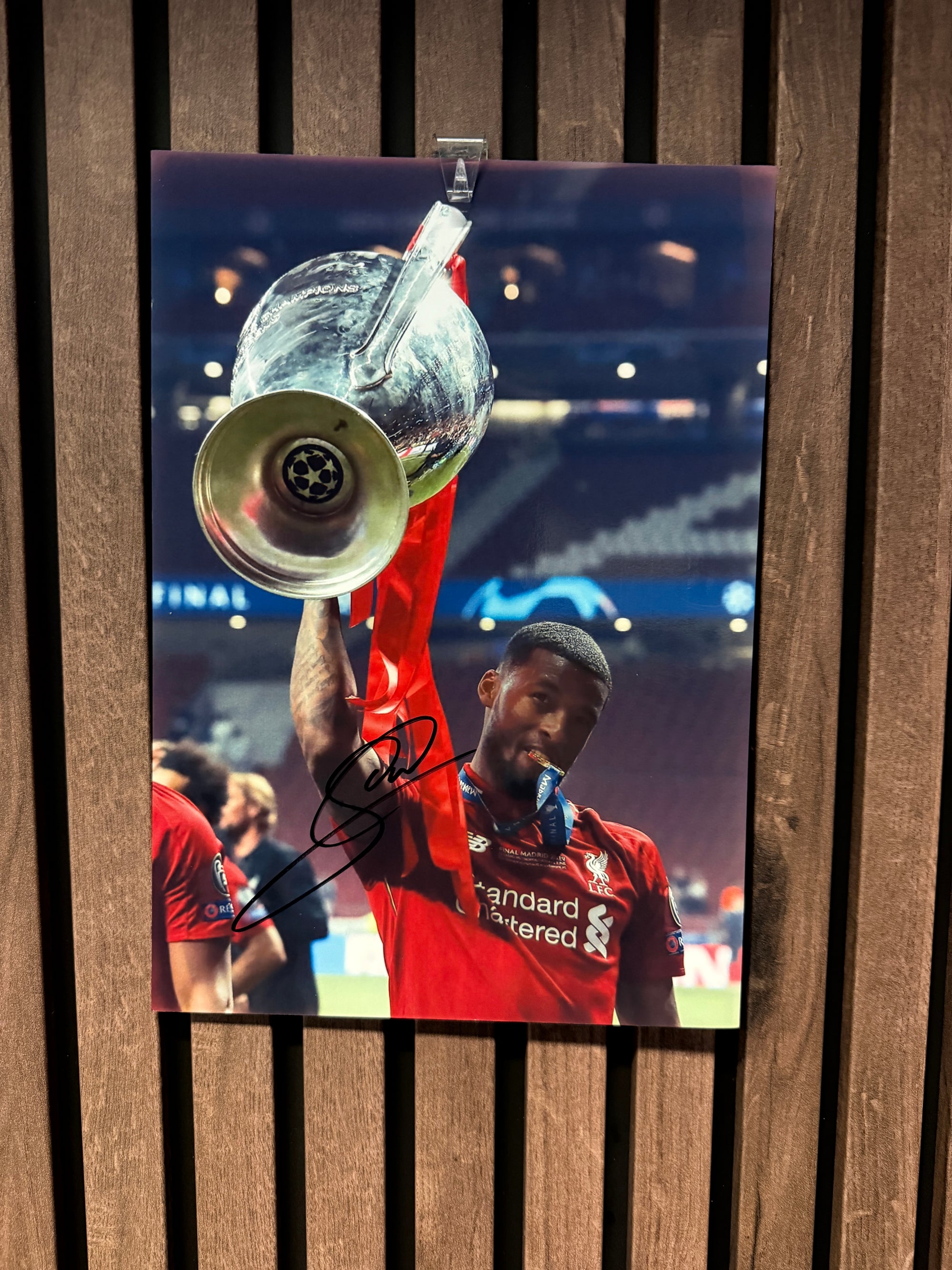 GIORGIO WIJNALDUM - SIGNERT BILDE MED EKTEHETSBEVIS/COA