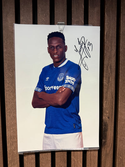 EVERTON - YERY MINA - SIGNERT BILDE MED EKTEHETSBEVIS/C0A